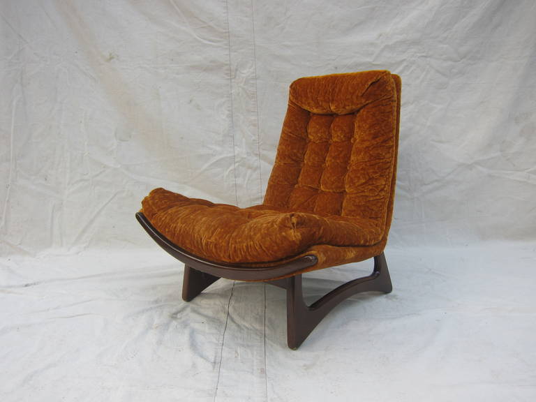 Wonderful Sculpted Lounge Chair in the style of Adrian Pearsall.  Very confortable Frame in very good condition,  new upholstrey recomended.