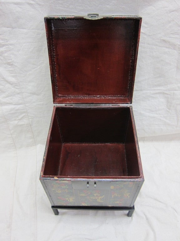 Chinese Chinoiserie Antique Painted Box Table For Sale