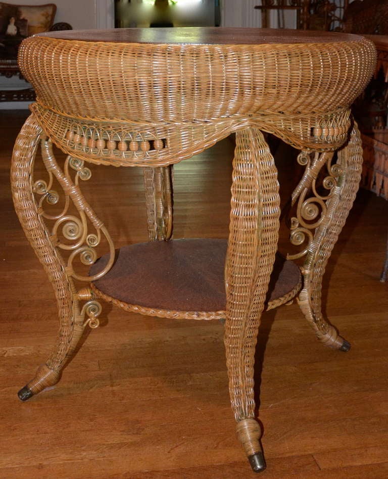 Fancy Antique Wicker Victorian Table In Good Condition For Sale In Old Saybrook, CT