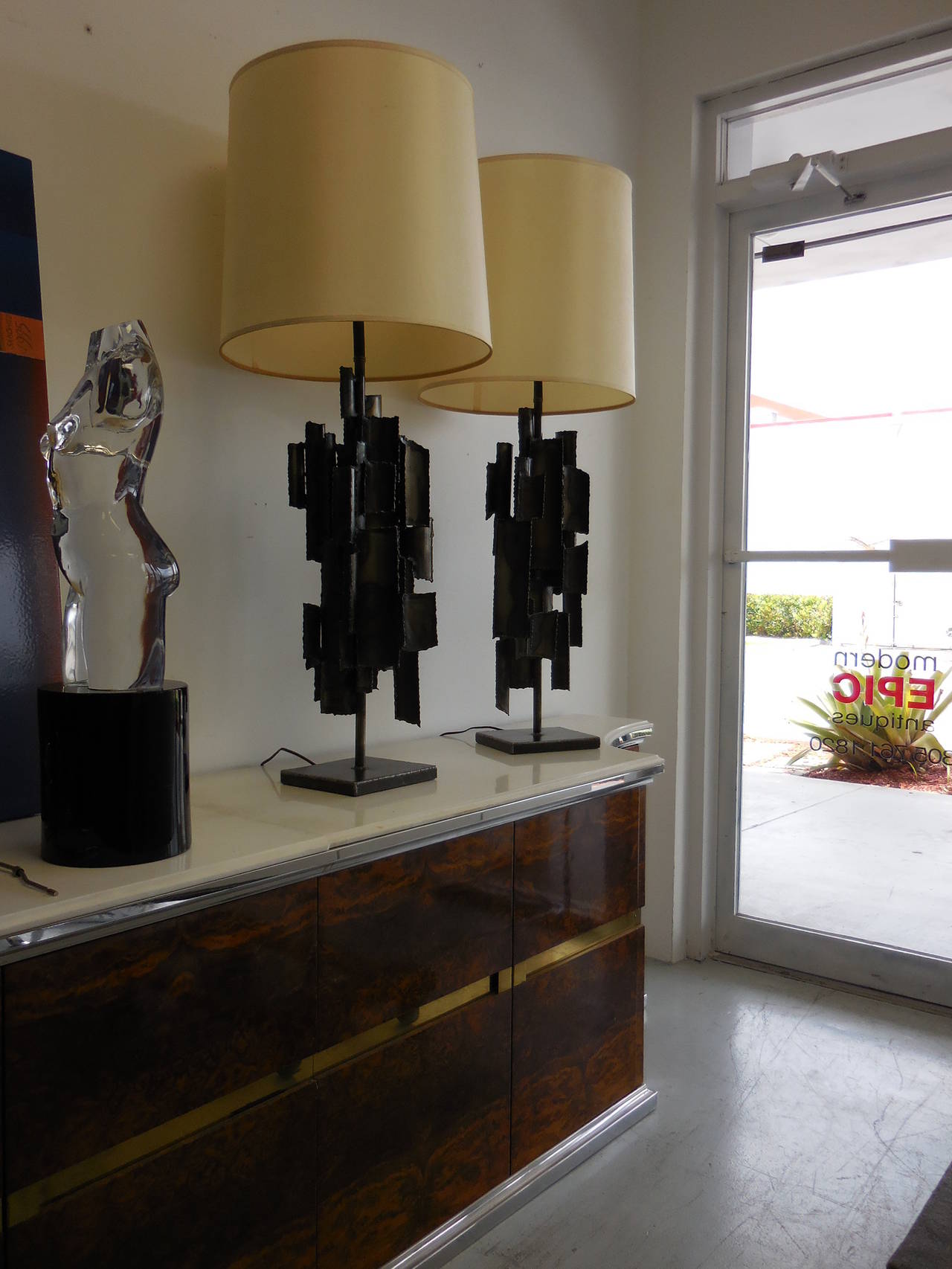 Monumental Pair of Sculptural Lamps by Fantoni 3