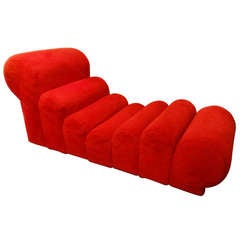 Sculptural 1970s Chaise Lounge