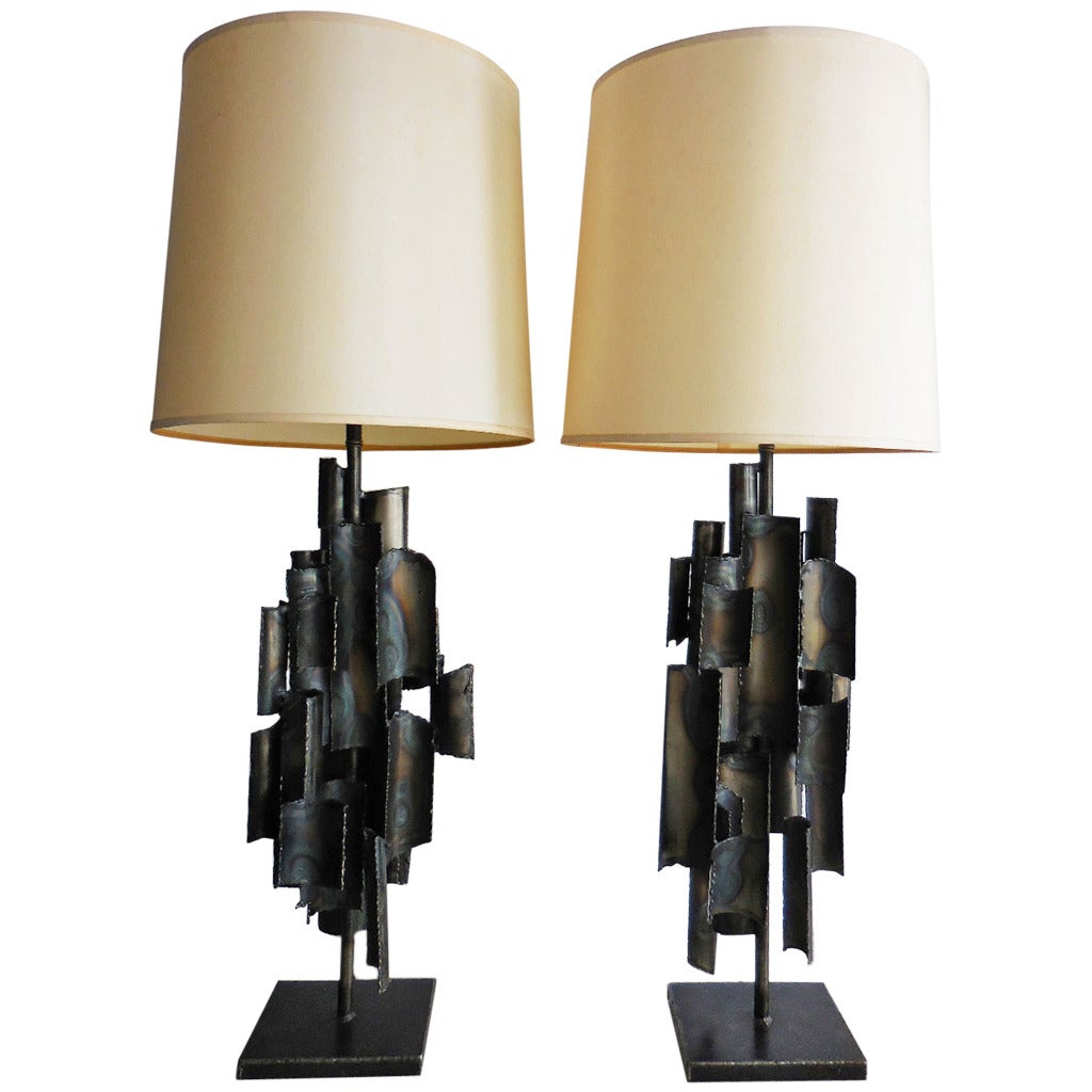 Monumental Pair of Sculptural Lamps by Fantoni