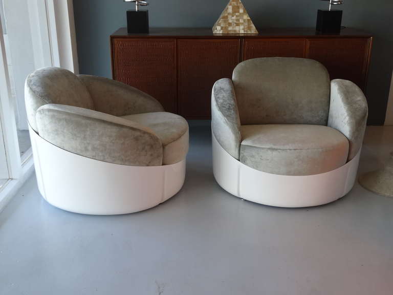A rare pair of 1970s swivel chairs.