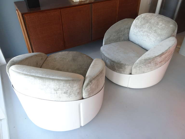 Pair of Swivel Chairs, 1970s 1