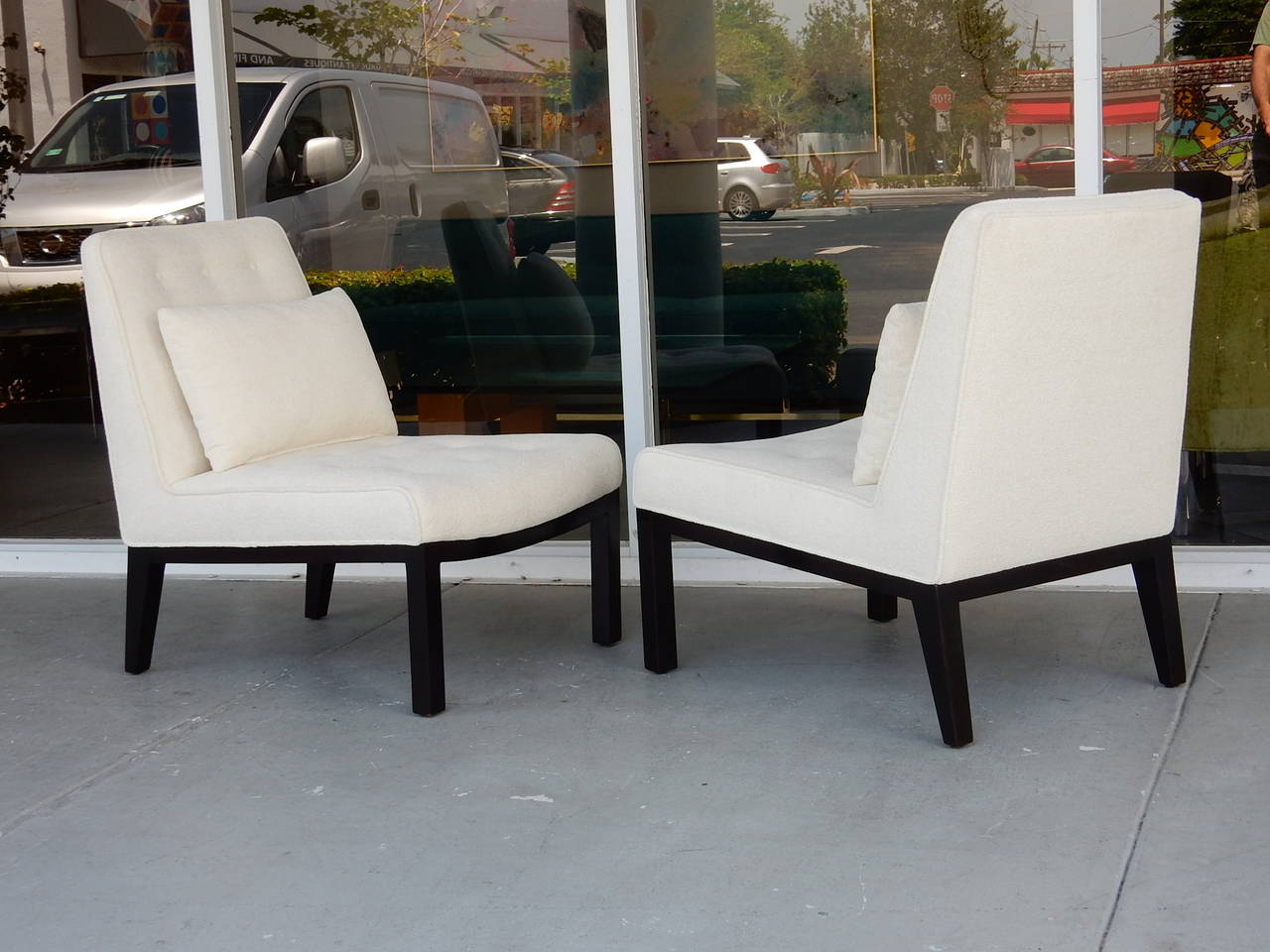 Pair of Dunbar Lounge Chairs by Edward Wormley In Excellent Condition In Miami, FL