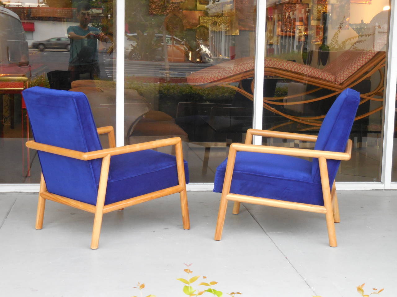 Pair of Lounge Chairs by Robsjohn Gibbings for Widdicomb In Excellent Condition In Miami, FL