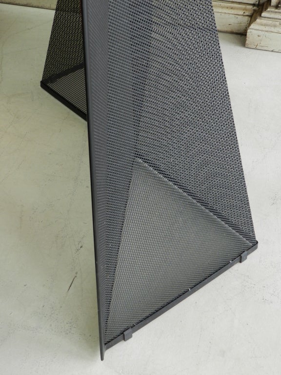 Mario Botta Geometric Nila Rosa Metal Screen for Alias In Good Condition In Miami, FL