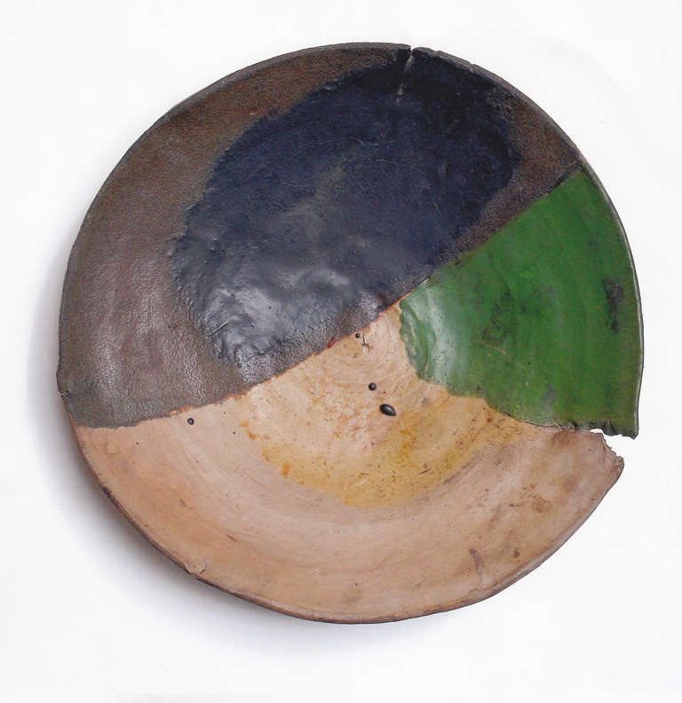 This is a rare wall plate by Peter Voulkos from 1963. Both a sculptural wall piece and painting. 

Mint condition. 15.5