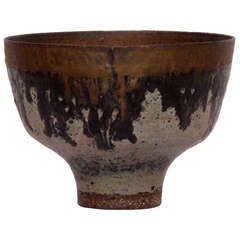 Lucie Rie - Stoneware Bowl with Volcanic Pool Center and Bronze Rim
