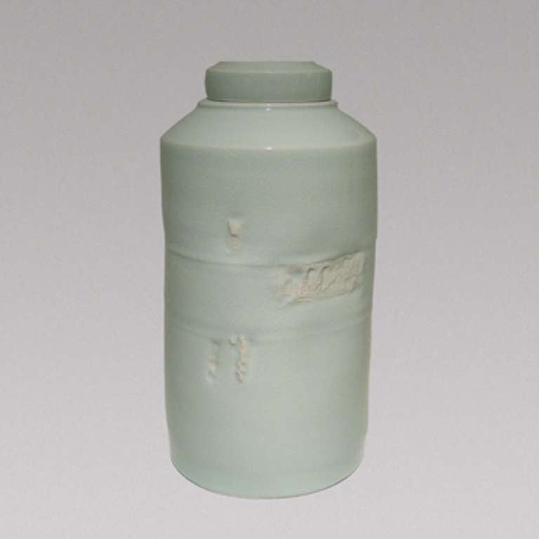Edmund De Waal is a celebrated British potter, with a modern & minimalist aesthetic. A definitive example of De Waal's work, this porcelain jar is landscape oriented, with a classic soft-pale celadon glaze.

Recently De Waal was featured in the