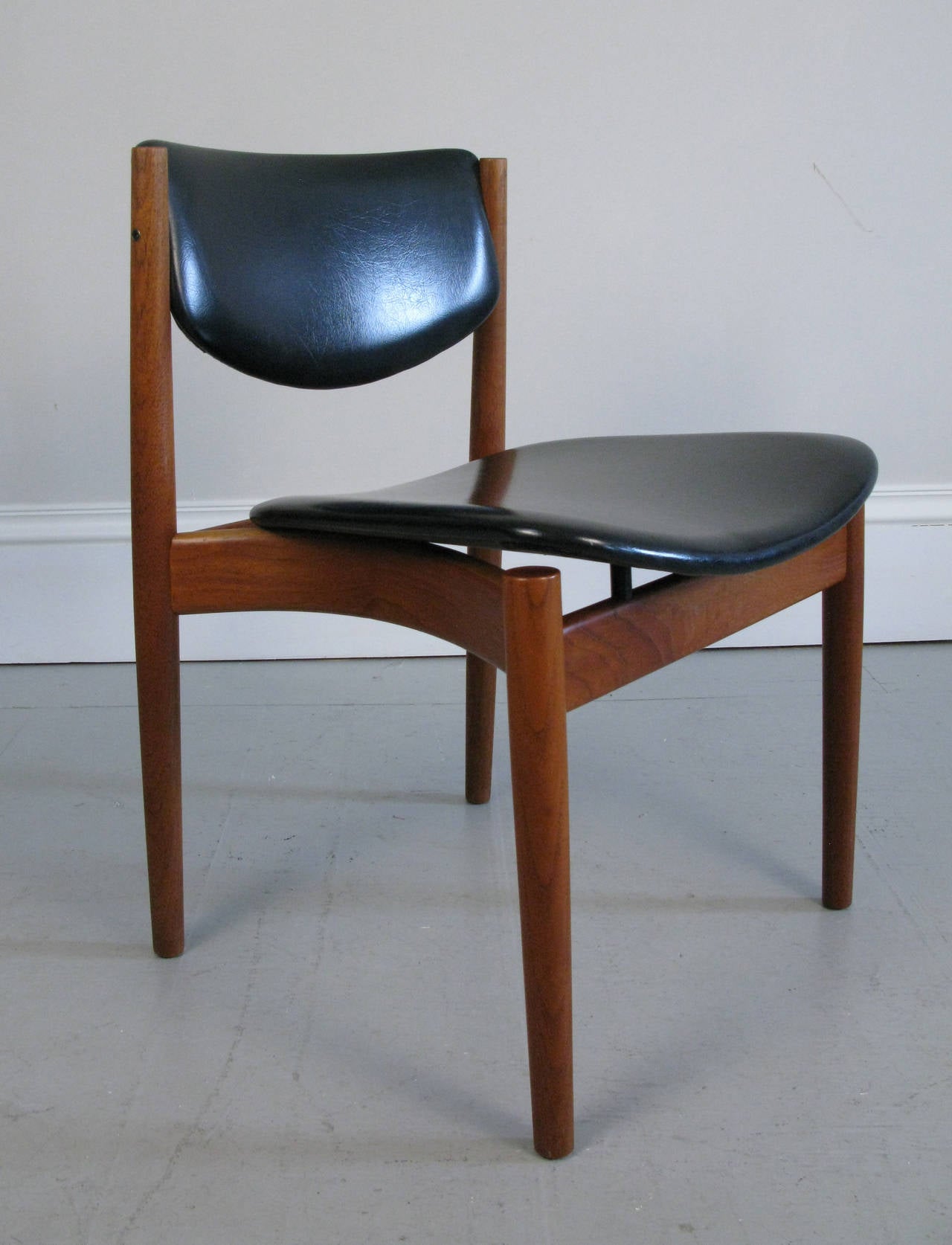 Danish Mid-Century Set of Four Finn Juhl Model 197 Chairs