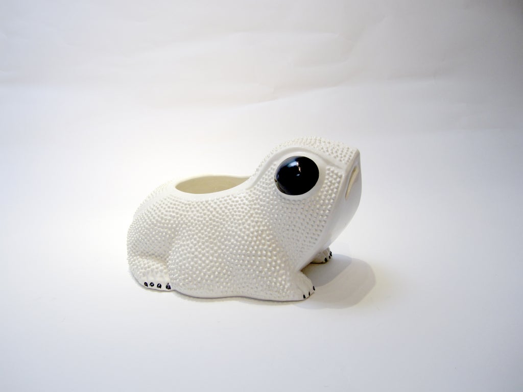 Large White Pottery Frog Planter, Cachepot, or Jardienre by the Whittier Pottery Co of California.