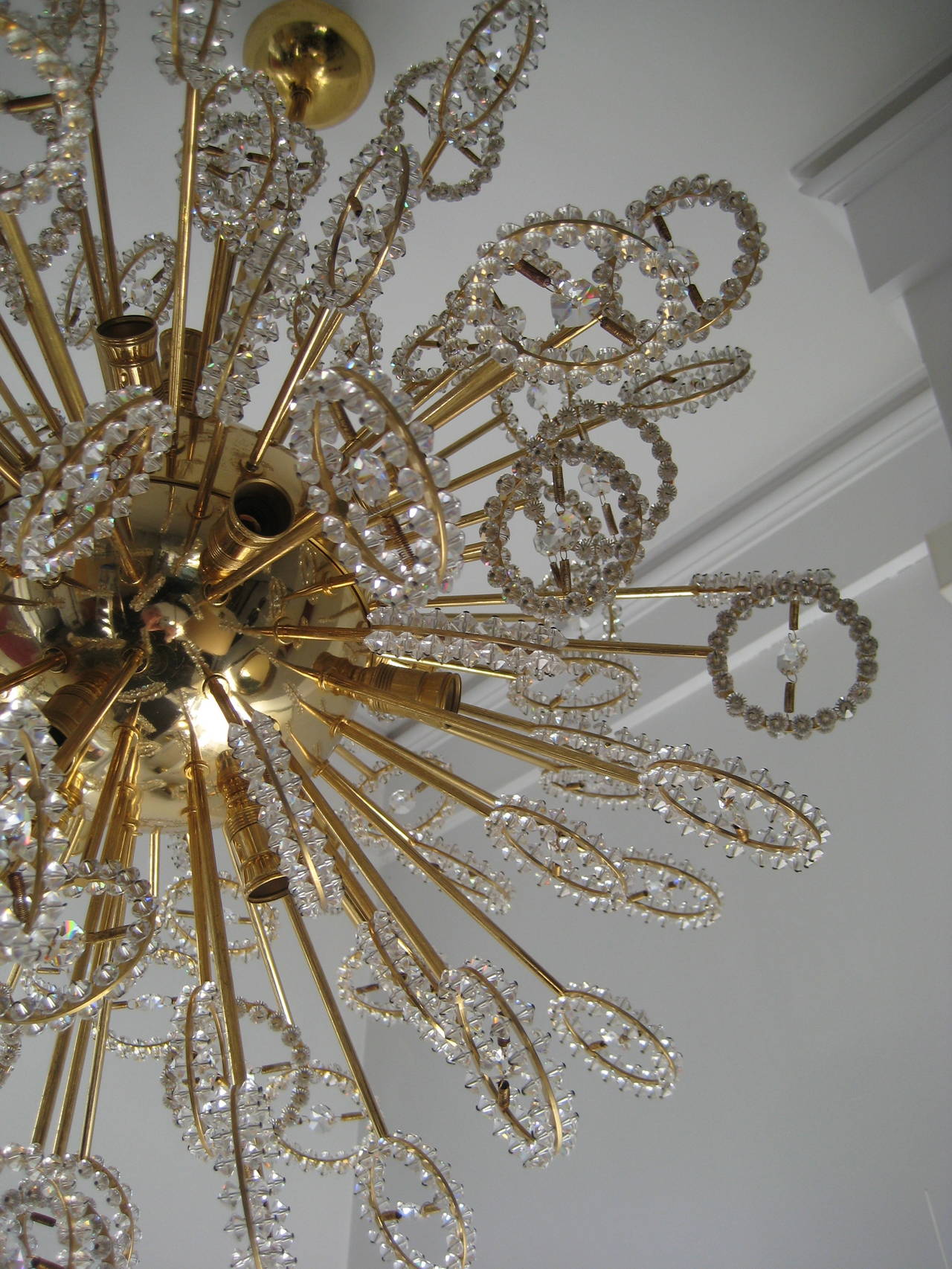 Mid-Century Modern Italian Gilded Sputnik with Crystal Details For Sale