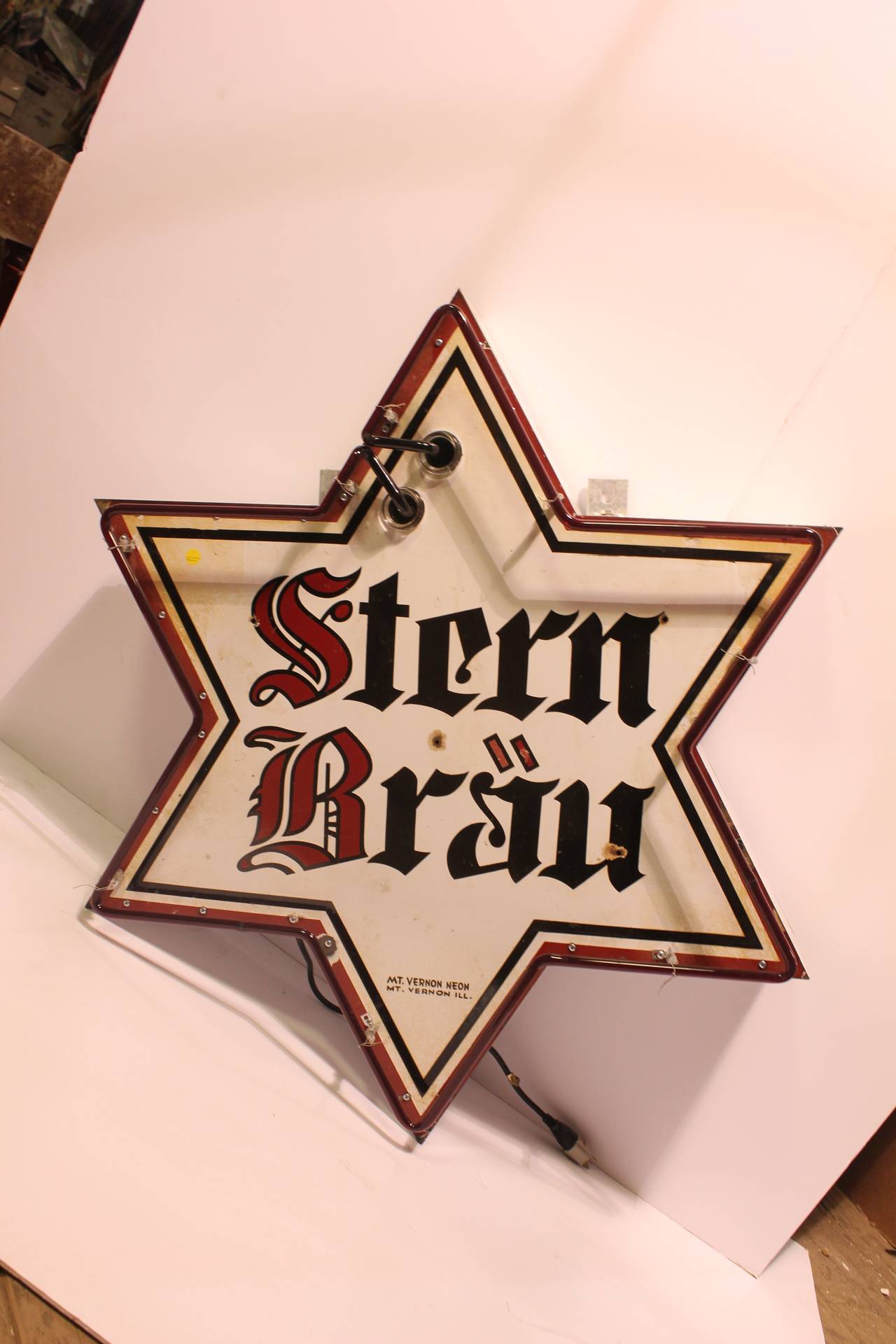 Artisanat Panneau à bière en porcelaine Neon Stern Brau des années 1930