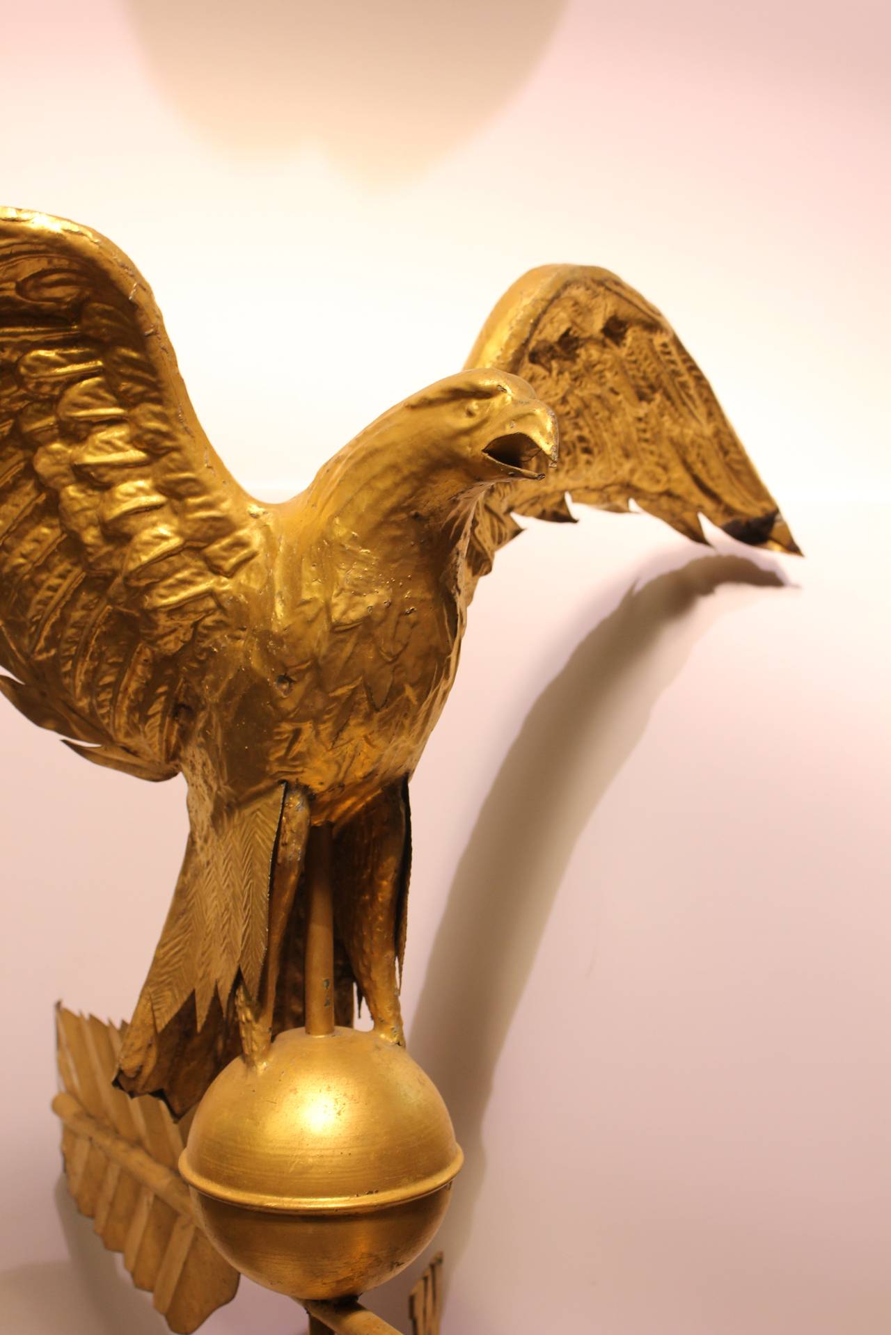 Full Body 19th Century American Tin Eagle Weathervane In Good Condition In Chicago, IL