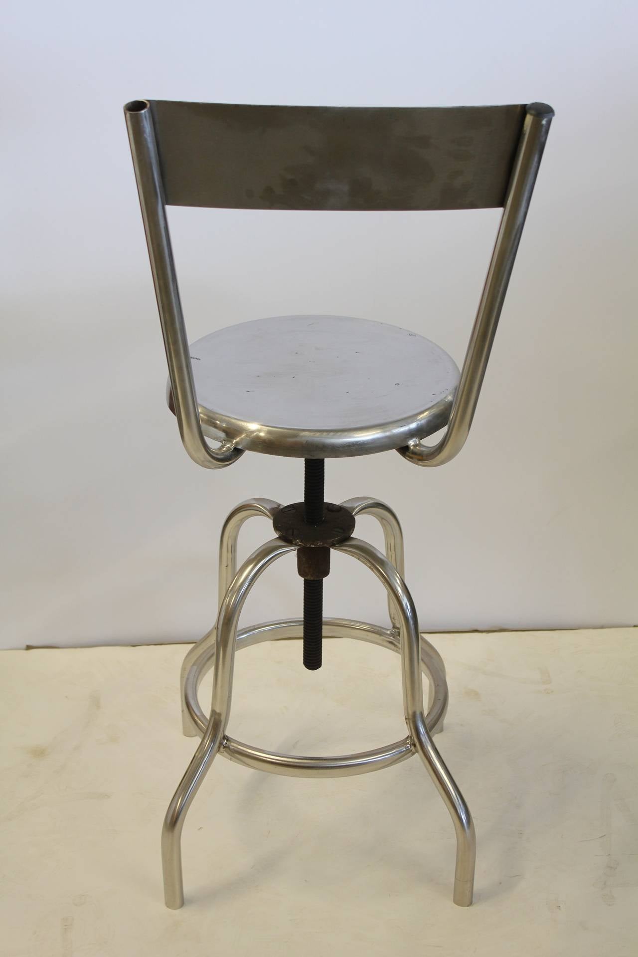 Vintage Industrial Swivel Adjustable Stool In Good Condition For Sale In Chicago, IL