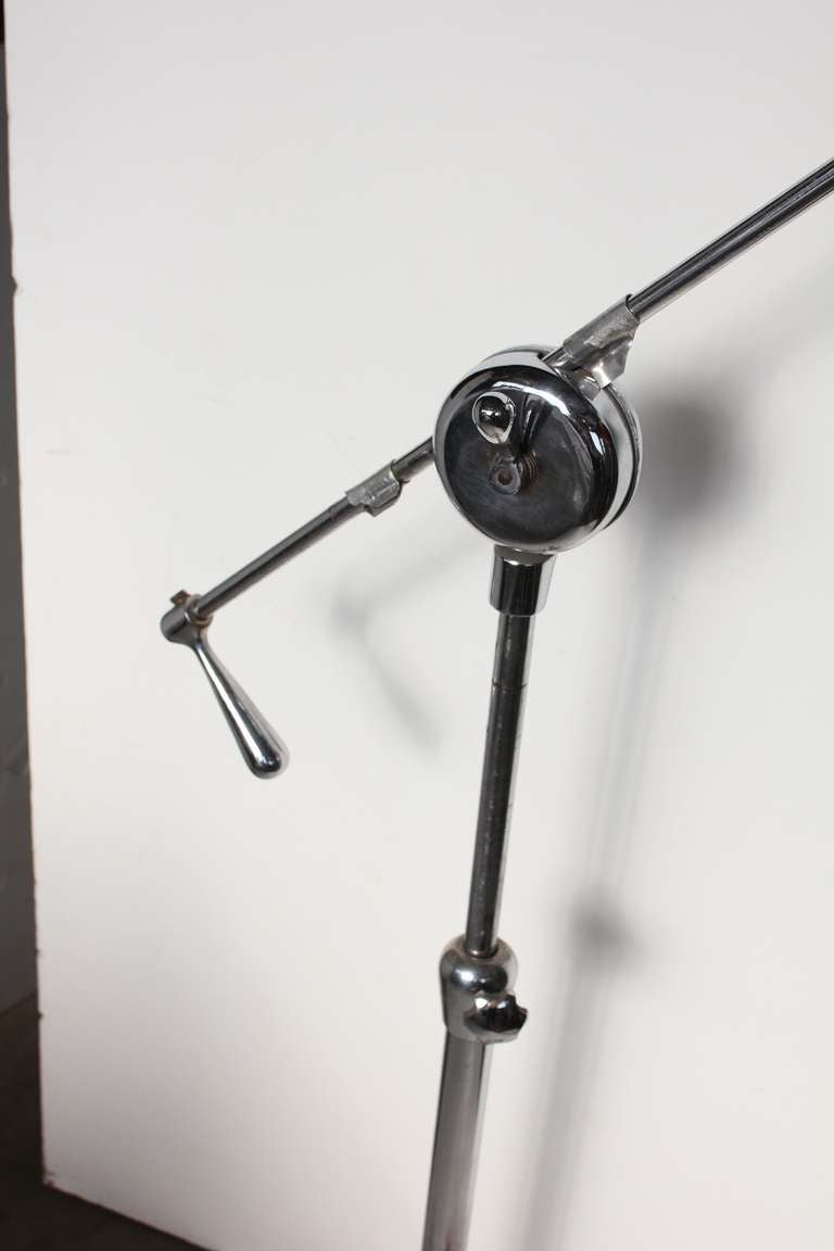 Original American Industrial Floor Lamp In Good Condition For Sale In Chicago, IL