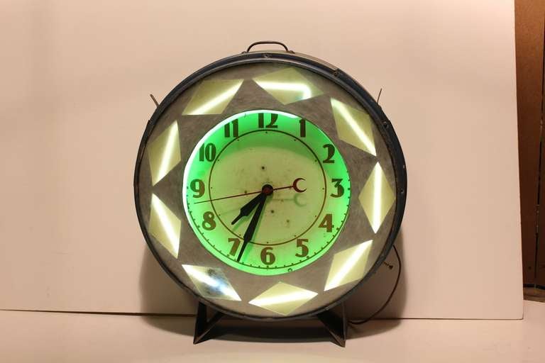 1930's American original neon clock.
In working condition.