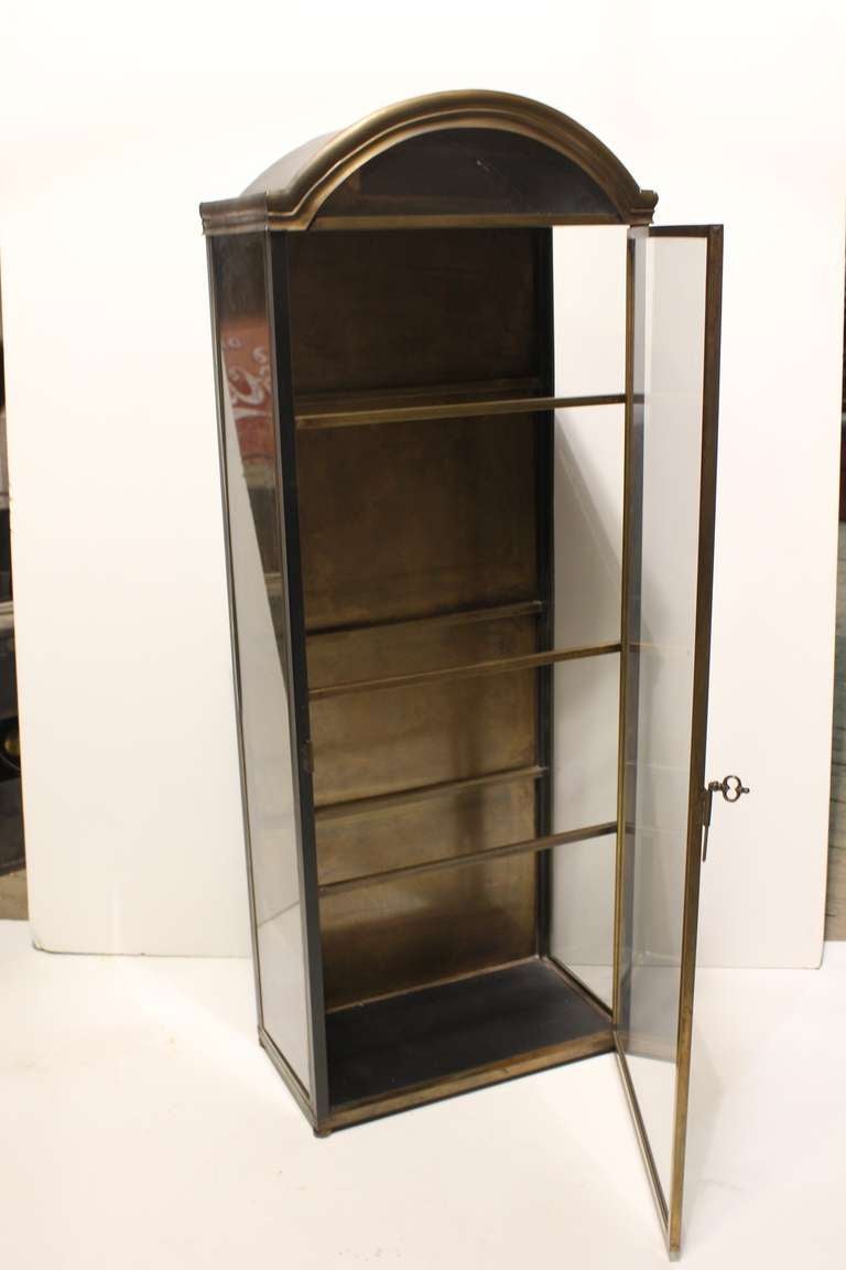 Vintage Italian Brass Curio Cabinet In Good Condition In Chicago, IL