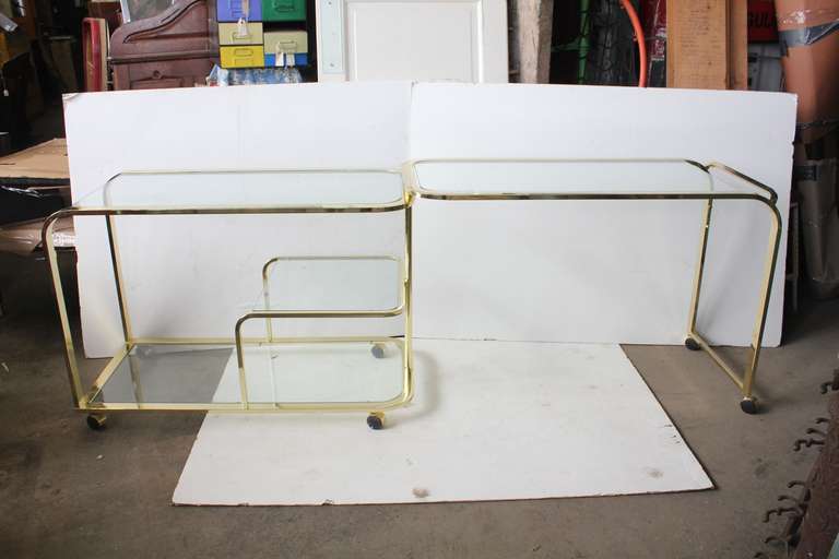 Stylish Over Sized Swivel Bar Cart In Good Condition In Chicago, IL
