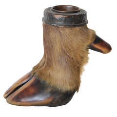 Cendrier en forme de pied de sabot en taxidermie datant de 1900