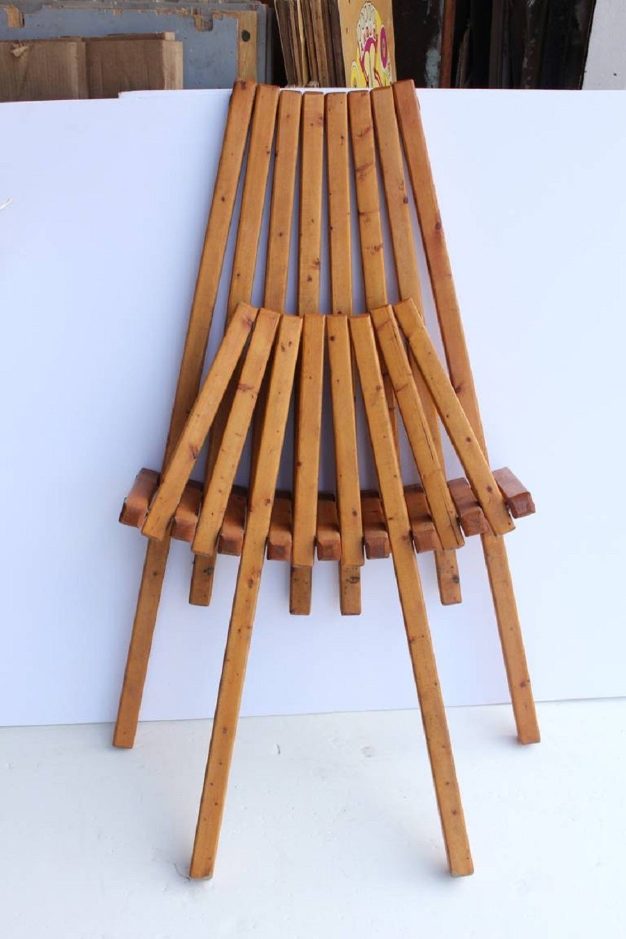 folding wooden lounge chair