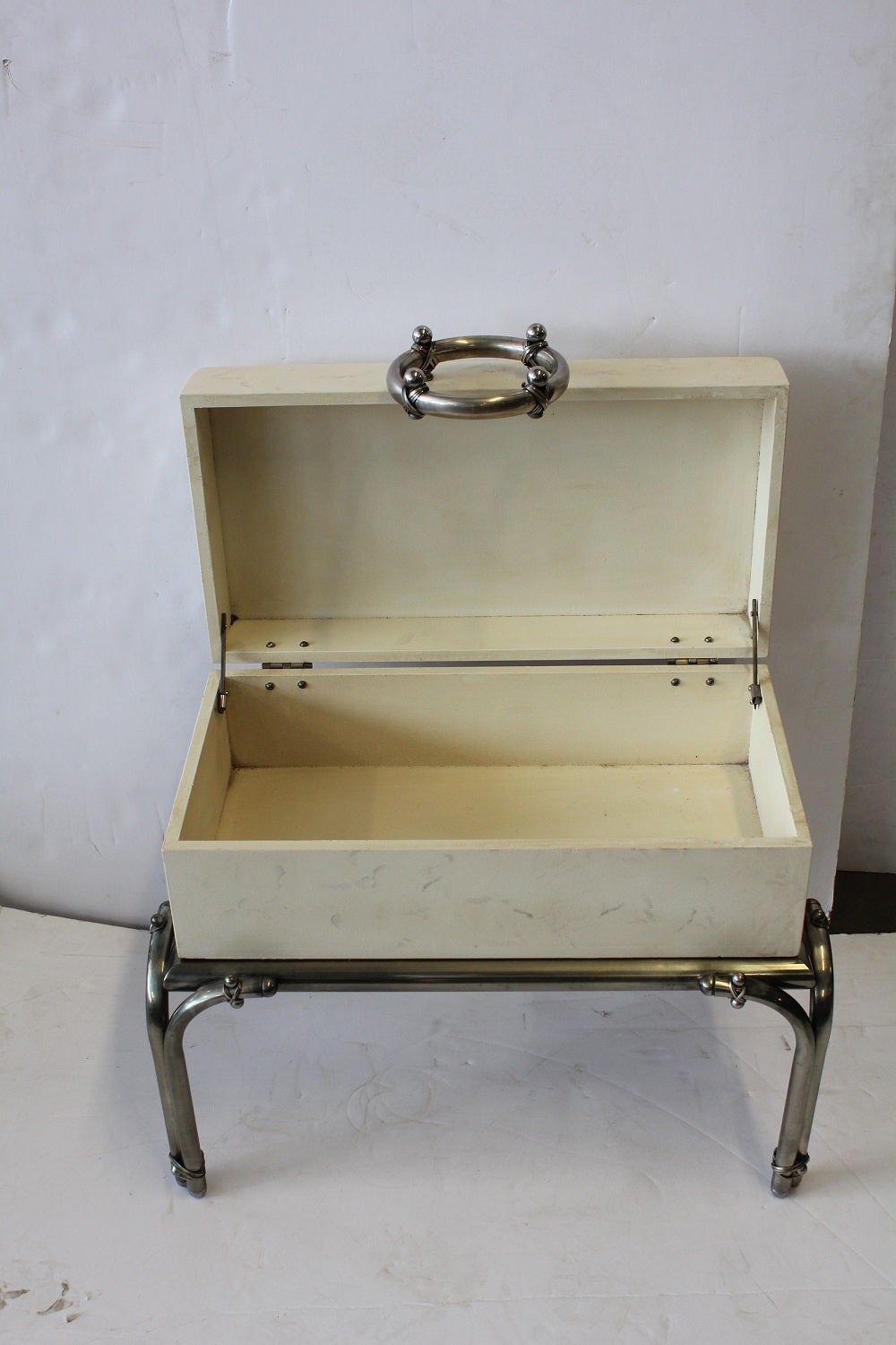 Mid-Century Modern Stylish Modern Box On Stand For Sale