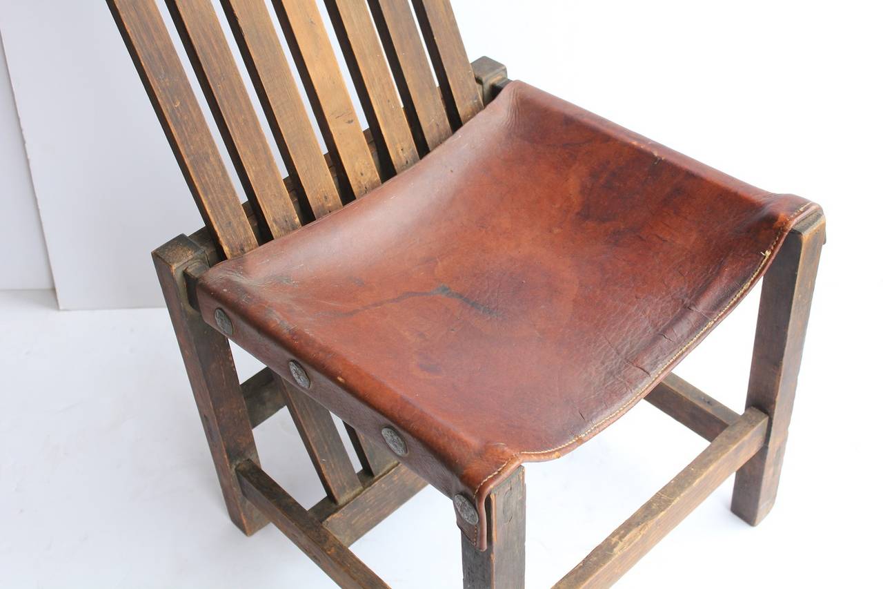 Antique Leather and Oak Accent Chair In Good Condition For Sale In Chicago, IL