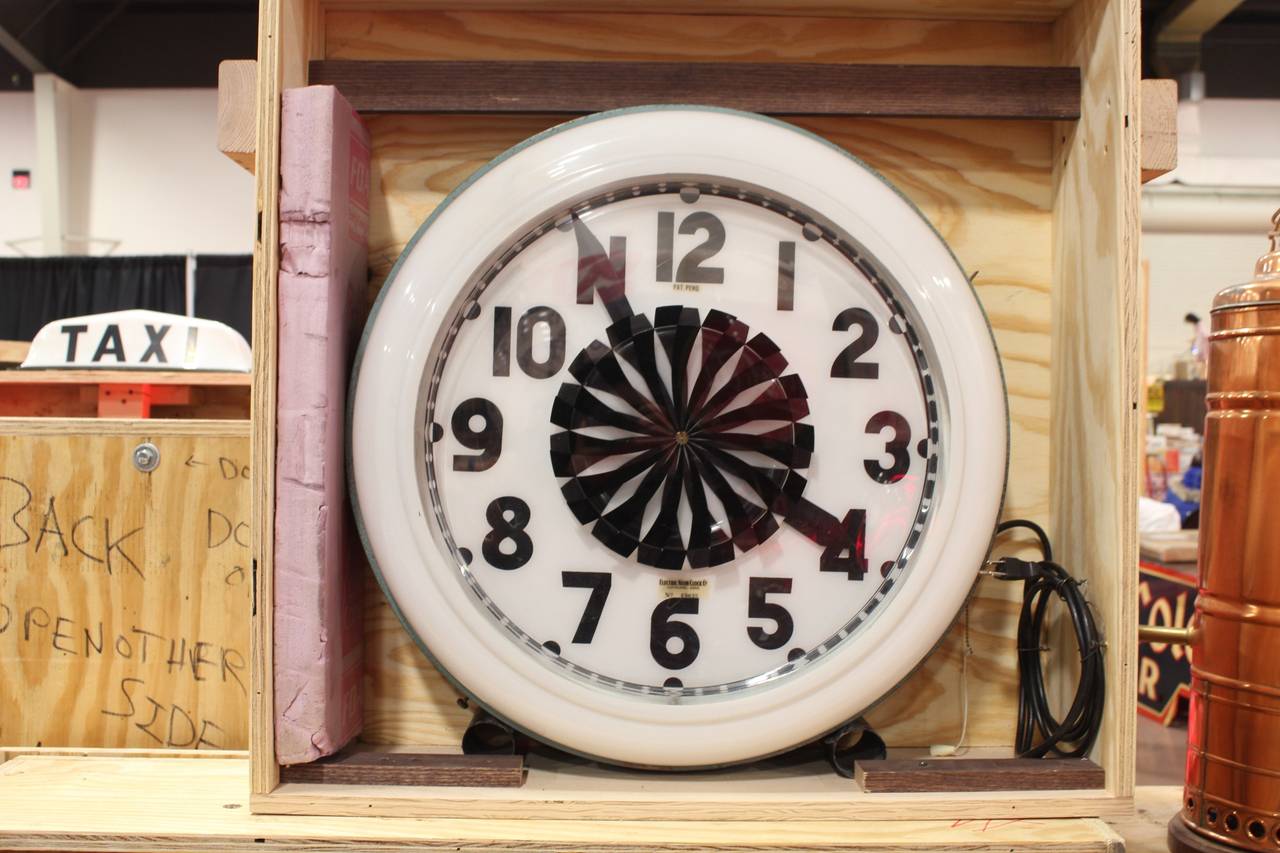 1930s Neon Cleveland Wall Hanging Clock In Good Condition In Chicago, IL