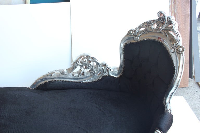 French 19th Century Chaise Longue In Good Condition For Sale In Chicago, IL