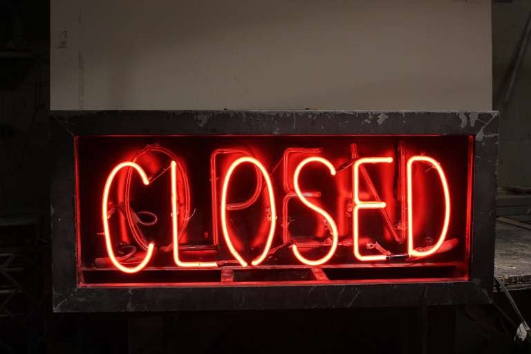 neon closed sign