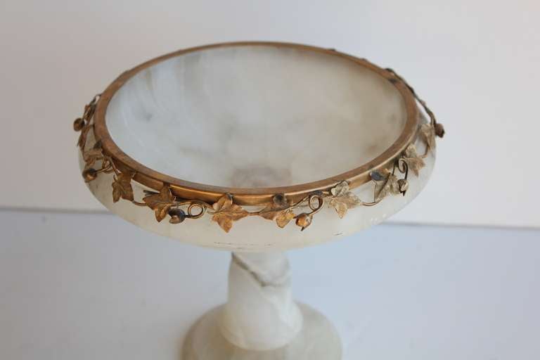 Italian Alabaster Footed Dish In Good Condition For Sale In Chicago, IL