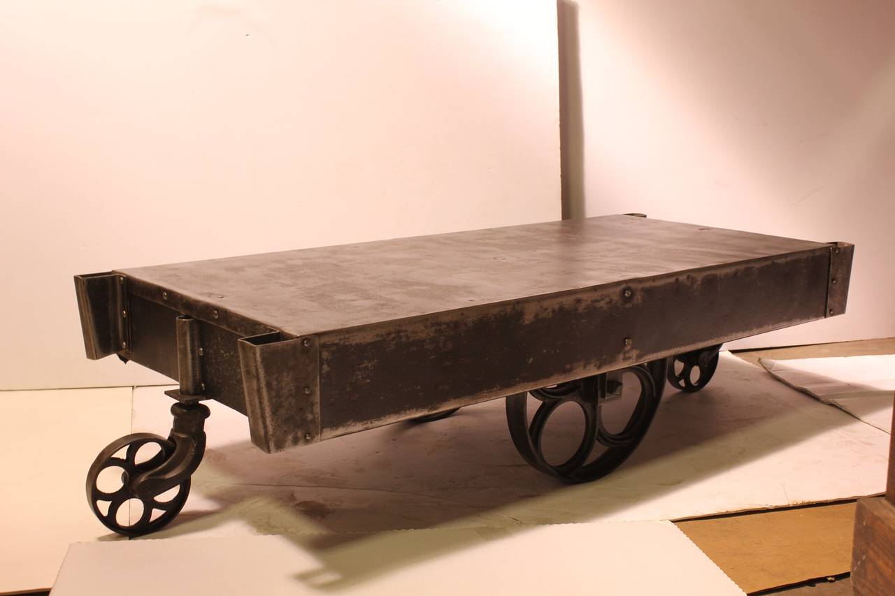 Stylish Antique American Industrial Steel Cart or Coffee Table In Good Condition For Sale In Chicago, IL