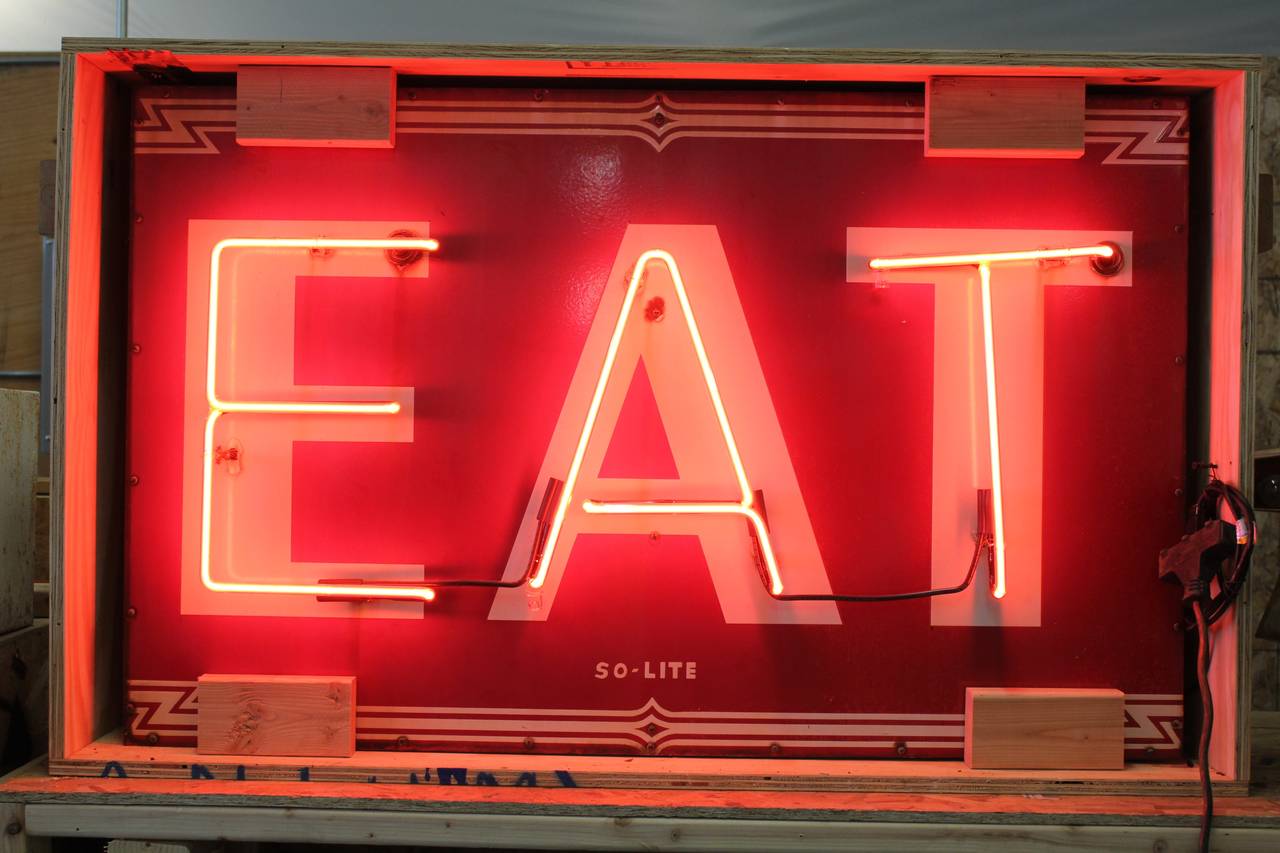 neon eat sign