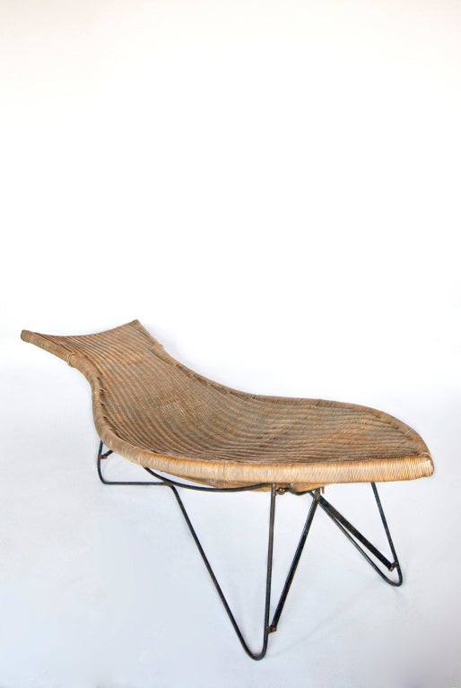 Mid Century American Wicker Chaise Longue