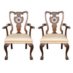 Pair of 1900s English Carved Walnut Armchairs 4