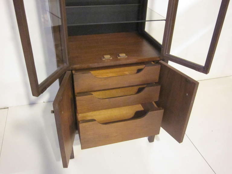Mid-20th Century Mid Century Display Cabinet