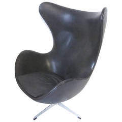 Retro Arne Jacobsen Leather Egg Chair
