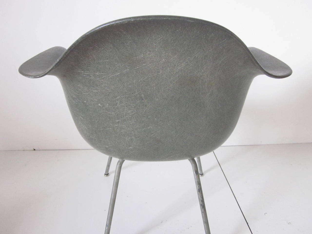 Mid-Century Modern Early Eames Arm Shell Chair