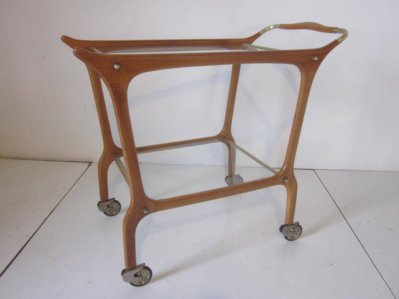 Italian Styled Bar Cart In Excellent Condition In Cincinnati, OH