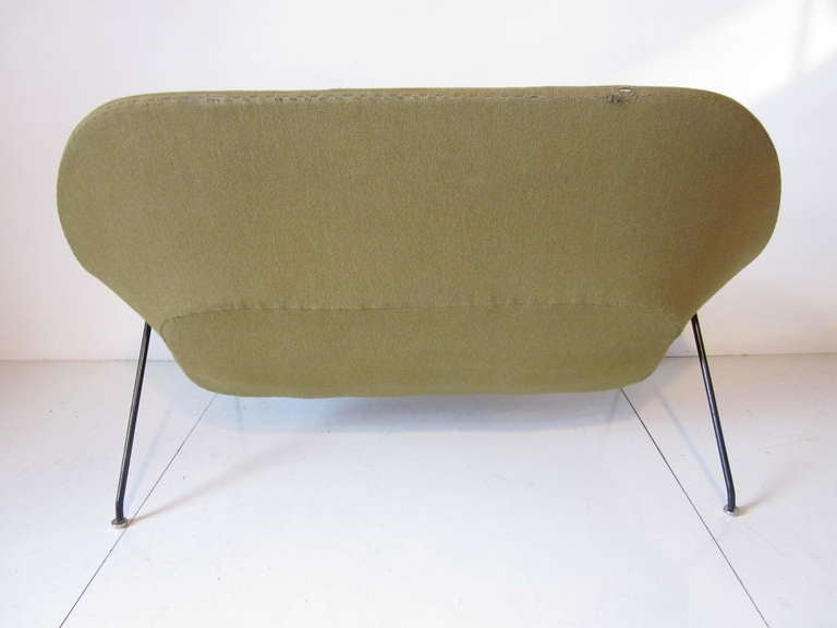 Mid-20th Century Eero Saarinen Womb Settee