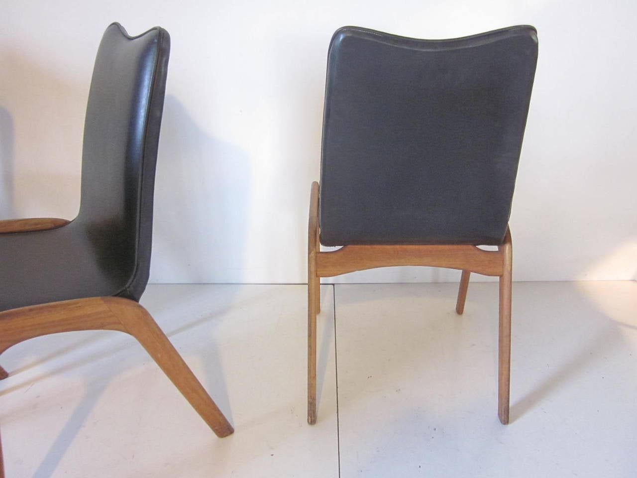 Adrian Pearsall Style Dining Chairs In Excellent Condition In Cincinnati, OH
