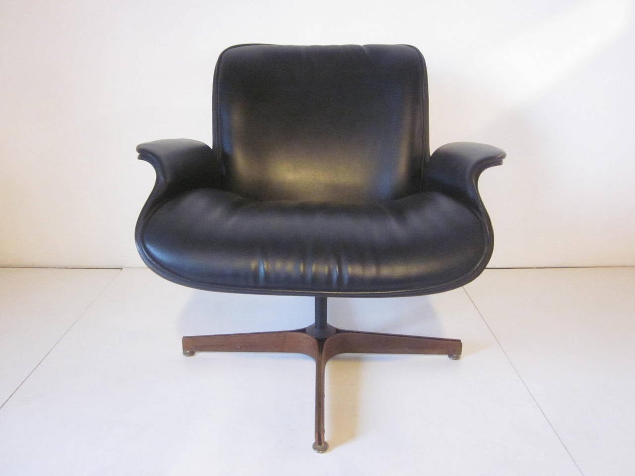 George Mulhauser, Plycraft Low Lounge Chair