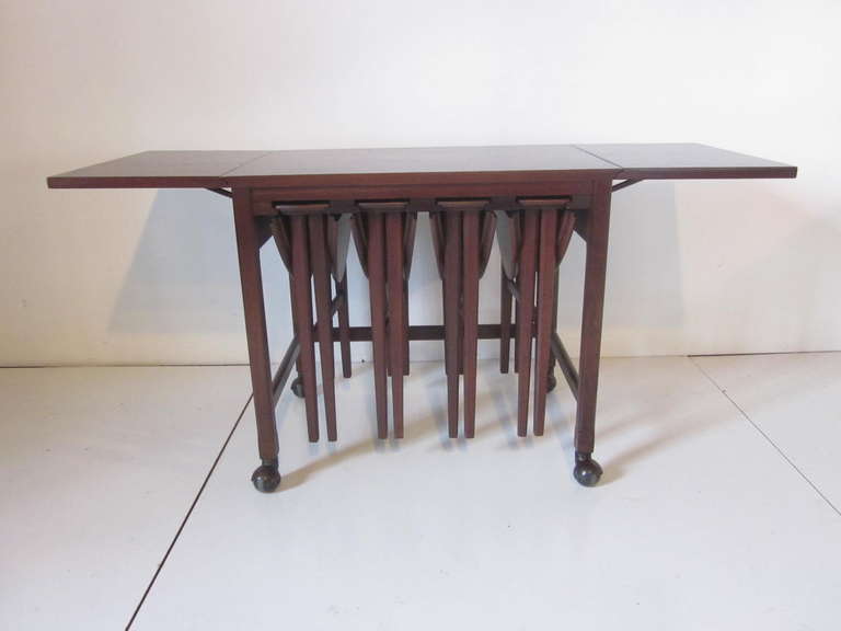 Server with Folding Tables