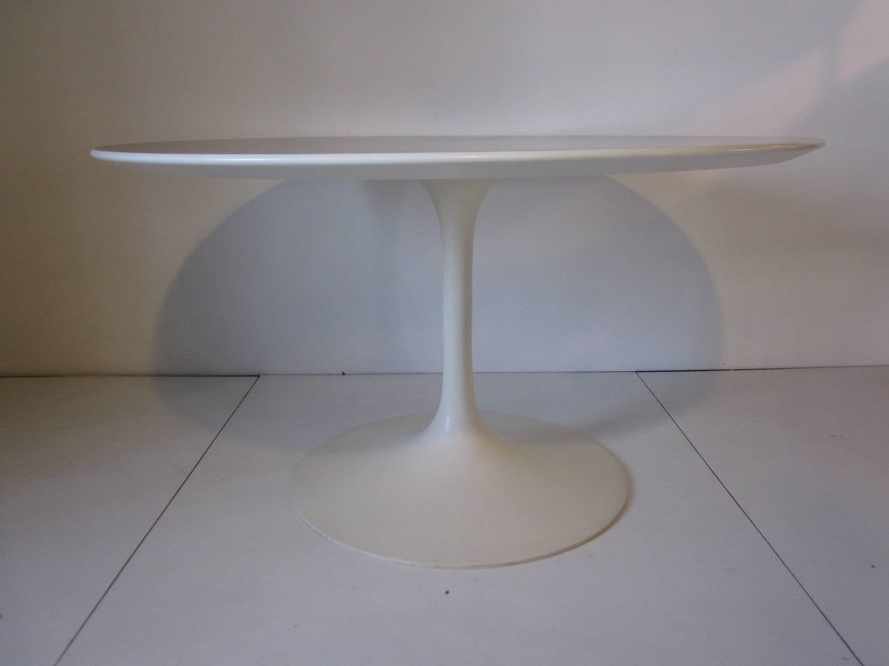 Eero Saarinen Tulip Dining Table