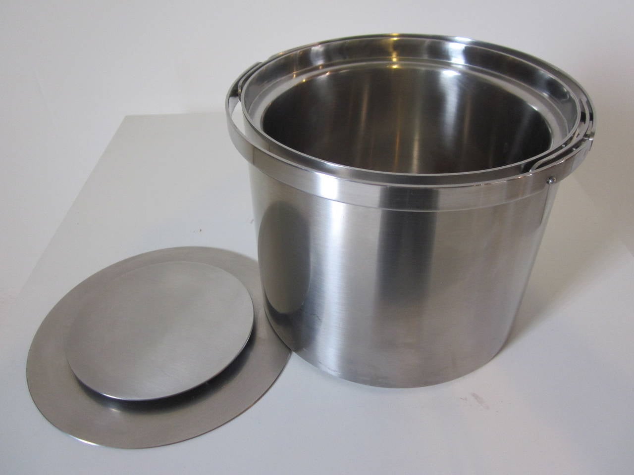 Arne Jacobsen Ice Bucket for Stelton In Excellent Condition In Cincinnati, OH