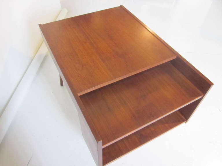 Milo Baughman Side Table In Excellent Condition In Cincinnati, OH