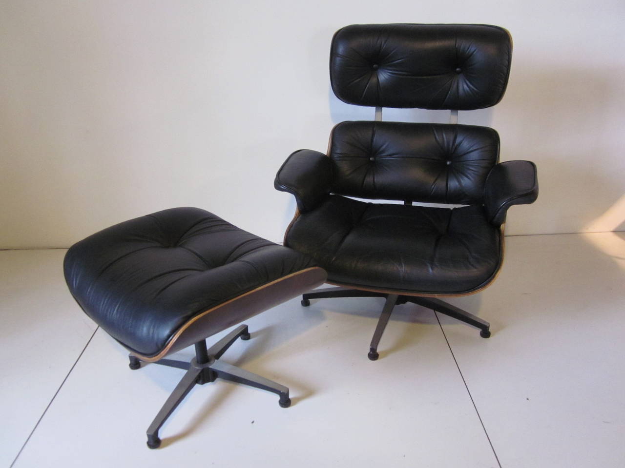 Plycraft Rosewood and Leather Eames Styled Lounge Chair In Excellent Condition In Cincinnati, OH