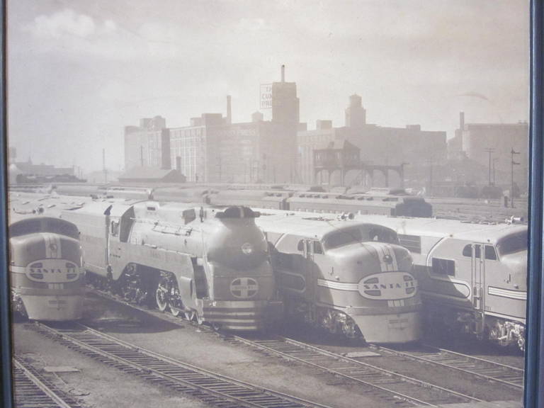Streamline Chicago Industrial Train Railroad Photograph  In Good Condition In Cincinnati, OH