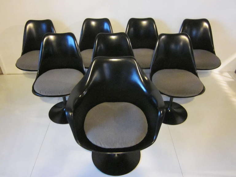 Mid-Century Modern 8 Saarinen Dining Chairs